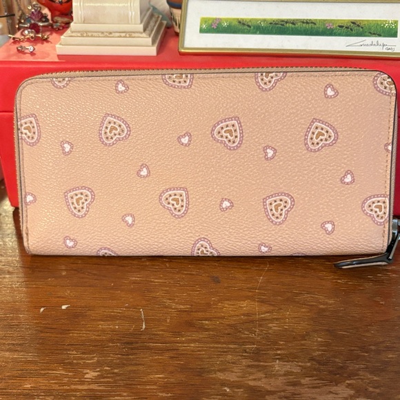 Coach 31588 Beachwood Western Heart Pattern Wallet - Picture 2 of 7